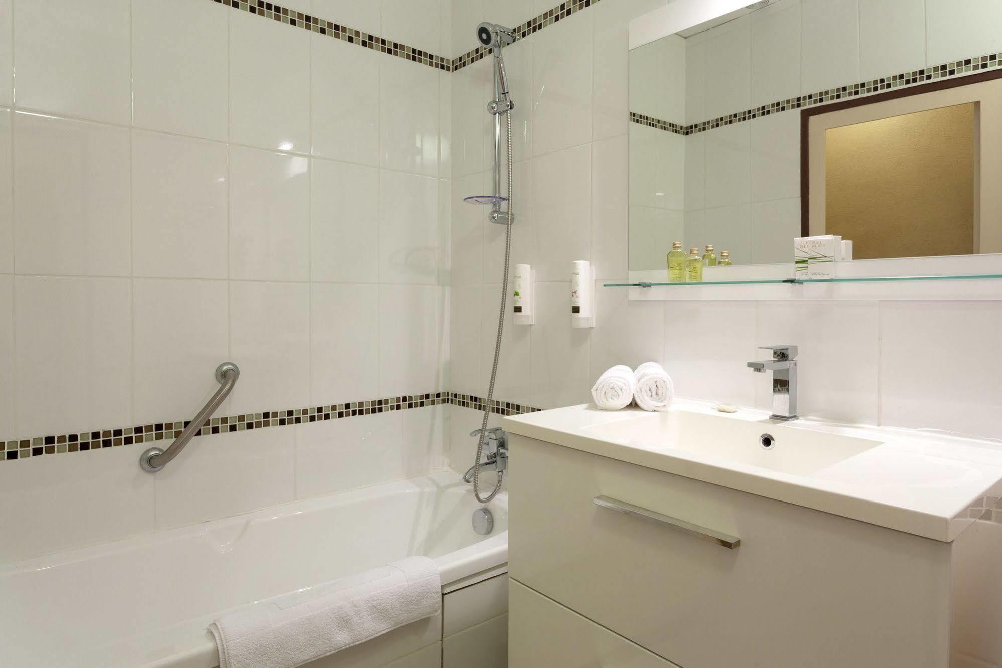 Hostellerie Du Val D'Or Mercurey Bagian luar foto